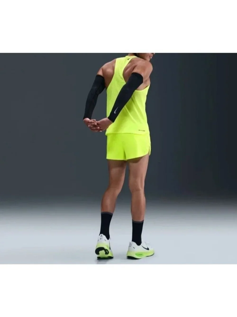 Nike AeroSwift Dri-FIT ADV Running Singlet Size Large Men Volt FN4231-702